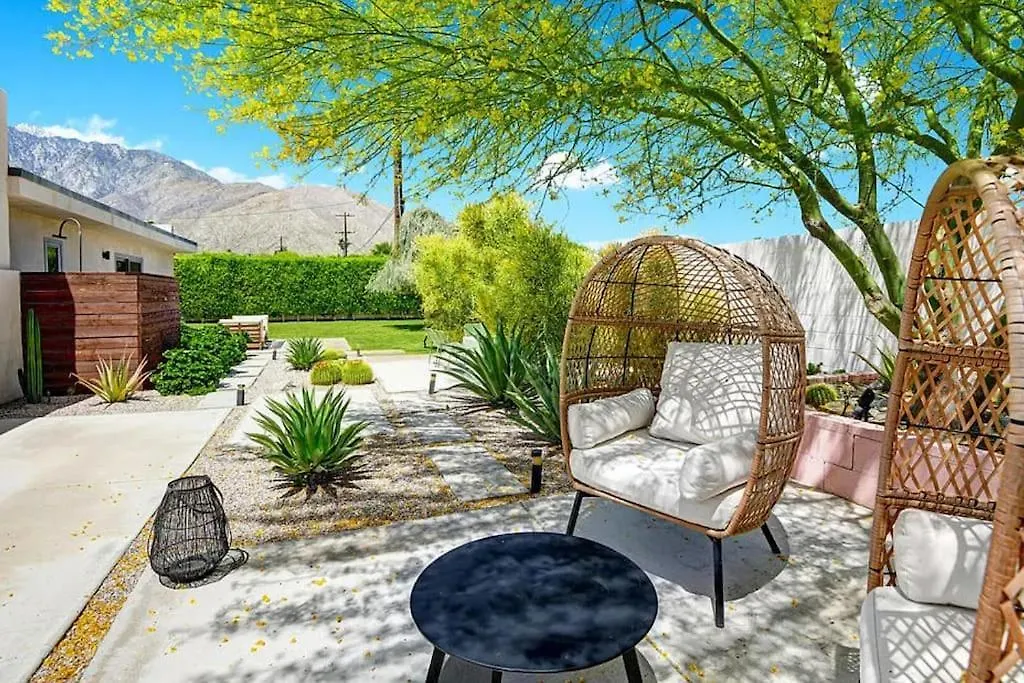 Pink Sands Palm Springs Villa